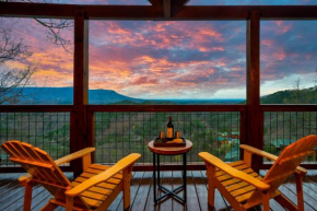 Amazing View, Hot tub, Game room, 4 mi to attractions, Pool Table, Arcade
